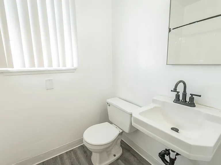 7056 Lanewood Ave — Photo 11