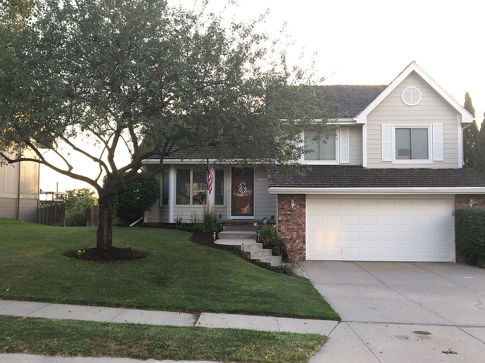 1st image of 1504 N 158th Ave