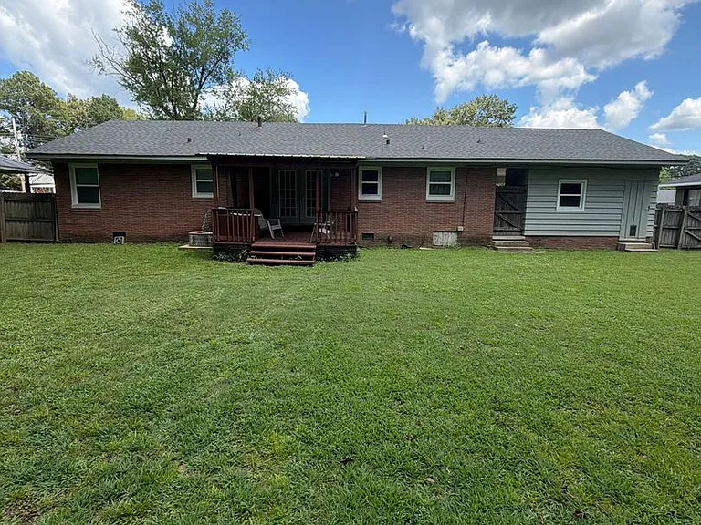 41 Summar Dr — Photo 13