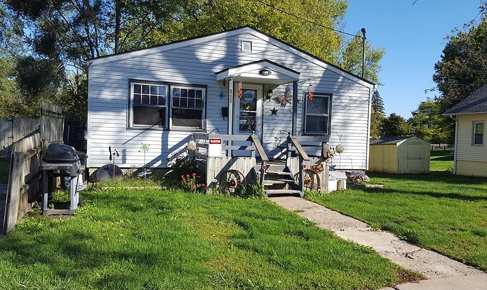 1st image of 1009 E Marion St
