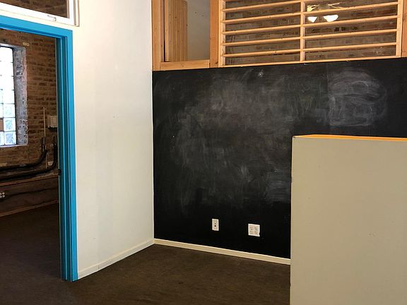 5th image of 2032 W Grand Ave