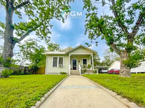 606 E Beacon St, Cuero, TX 77954