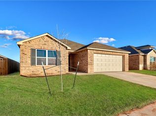 518 Crystal Ln, Tuttle, OK 73089