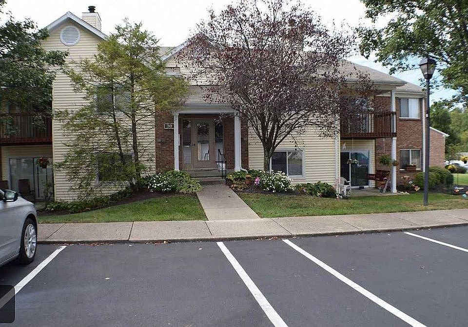 2nd floor, pond view