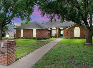 1417 Meadow Mountain Dr, Woodway, TX 76712