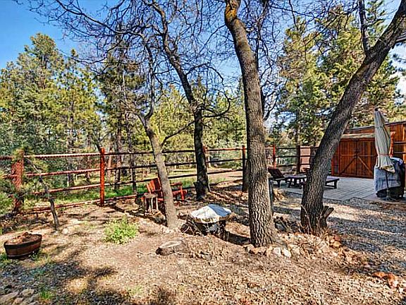 5th image of 297 Pine Ln