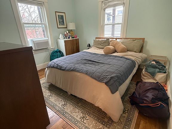 5th image of 263 Chestnut Ave APT 4
