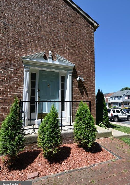 1st image of 1725 Beechbank Way