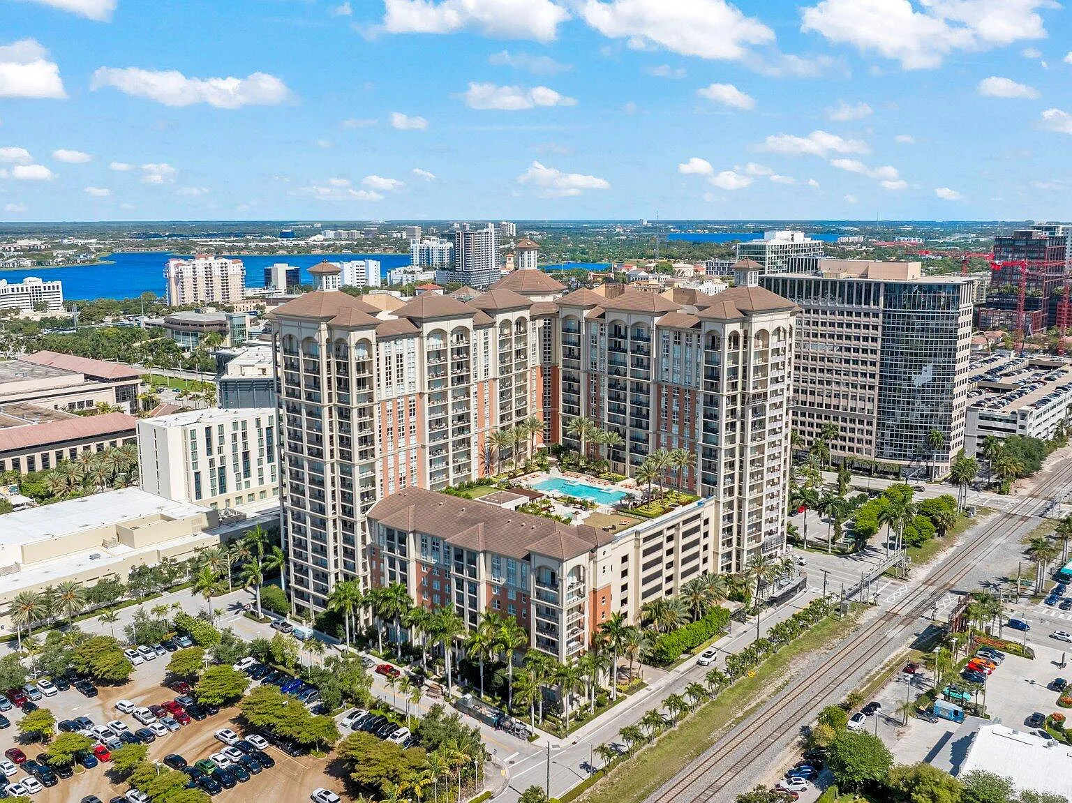 2 bed, 2.0 bath, 1136 sqft, $7,000 — Photo 2