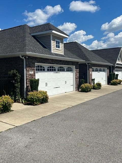 1st image of 395 Devon Chase Hl Unit 2302