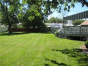 3rd image of 4 Kingsbury Ln