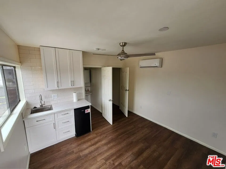Studio, 1.0 bath, $1,495 — Photo 3