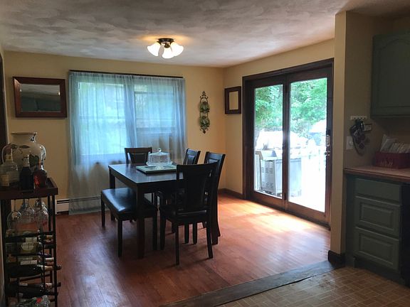 5th image of 28 Donnelly Dr