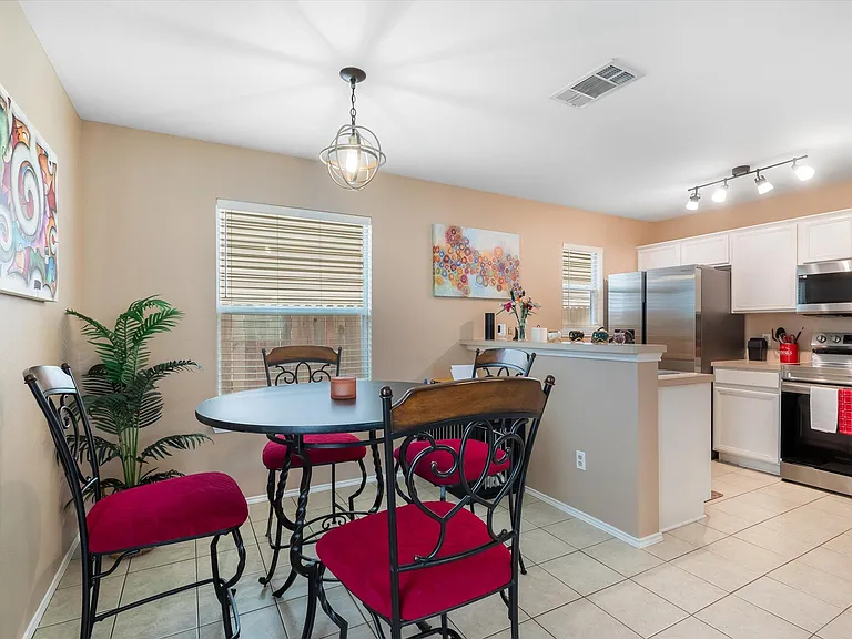 1403 Romo Plz — Photo 11