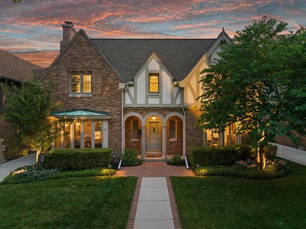 5101 North Lake DRIVE, Whitefish Bay, WI 53217