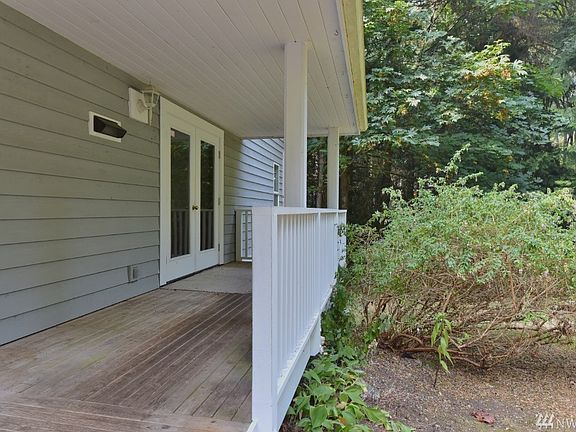 3rd image of 15976 Lemolo Shore Dr NE