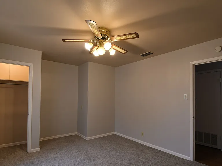 3202 Autumn Leaves Dr — Photo 17