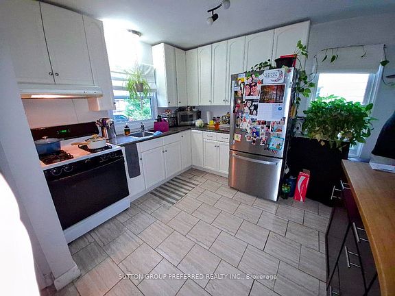 5th image of 208 Linwood St