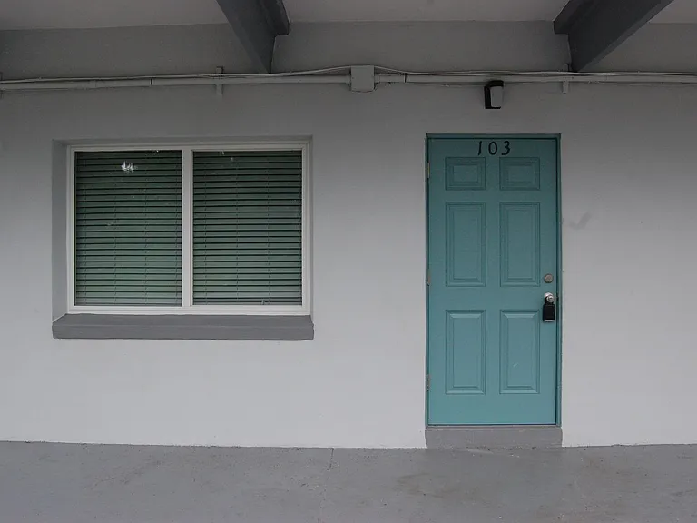 815 Washington St — Photo 41