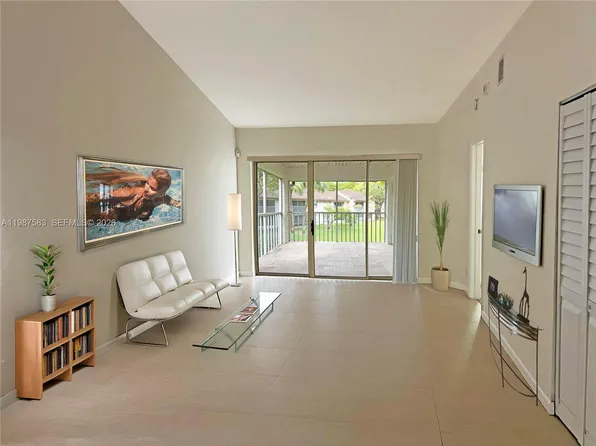 14015 SW 91st Ter #14015, Miami, FL 33186