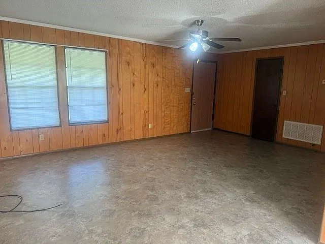 3 bed, 1.5 bath, 1104 sqft, $1,200 — Photo 3