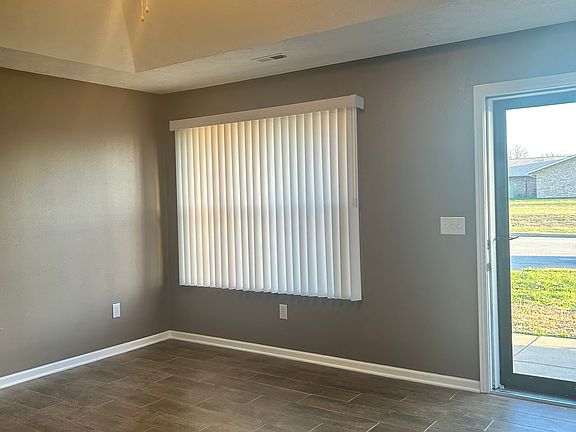 2nd image of 111-113 E Peachtree Dr #111