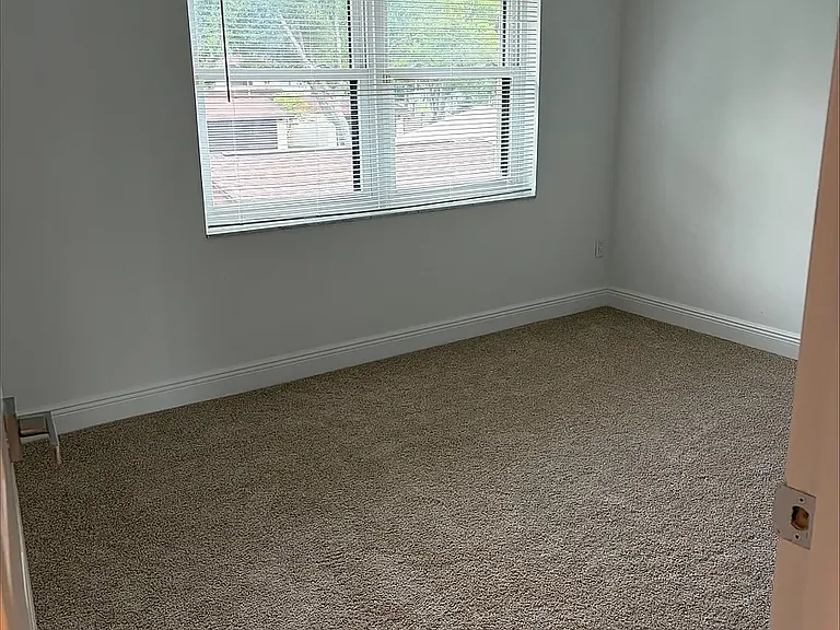 3418 W Saint Conrad St — Photo 10