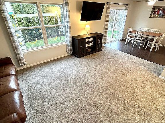 4th image of 534 Wykeham Ct