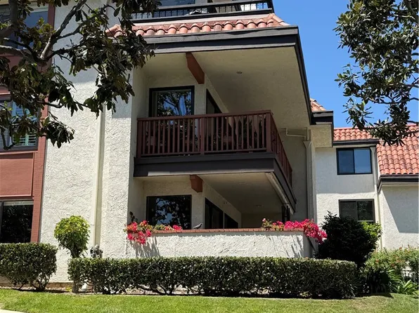 6368 Riviera Cir, Long Beach, CA 90815