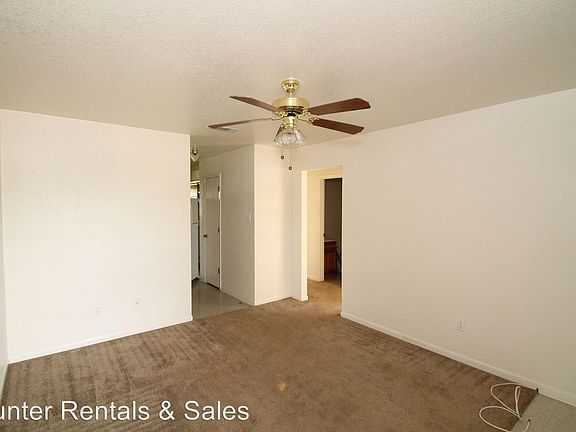 5th image of 917 Rosewood Dr APT B