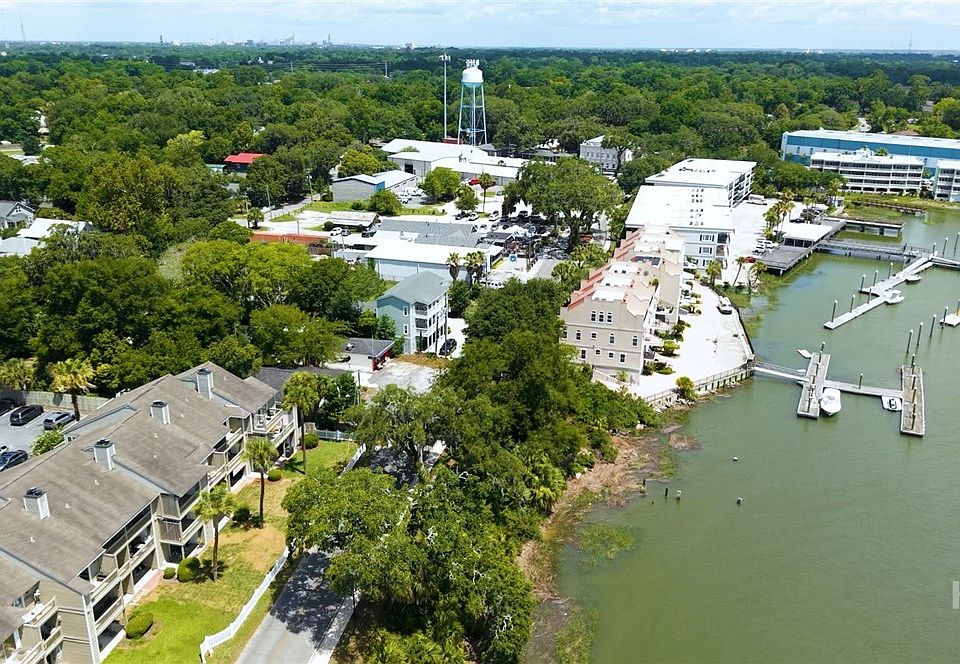 1st image of 3005 River Drive #511