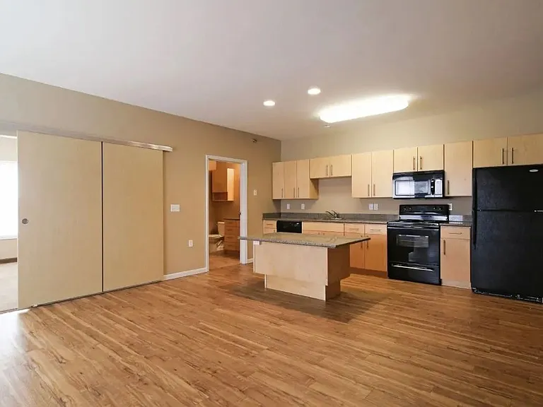 Mandan Place Apartments — Photo 13