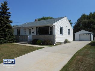 2233 S 11th St, Manitowoc, WI 54220