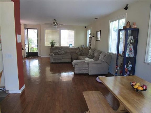 3rd image of 1020 Rosalinda Dr