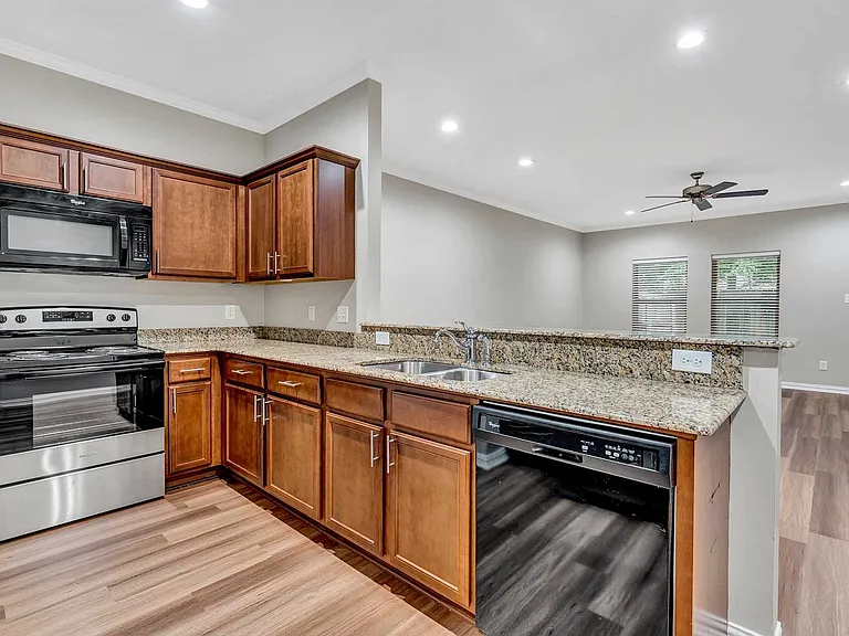 Kara Lynn Place Luxury Homes- ASK ABOUT OUR SPRING MOVE-IN SPECIAL TODAY! — Photo 48