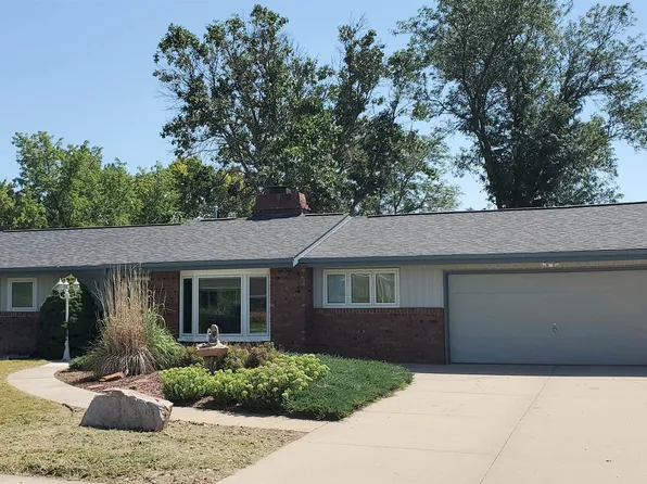 1106 Country Club Dr, Hays, KS 67601