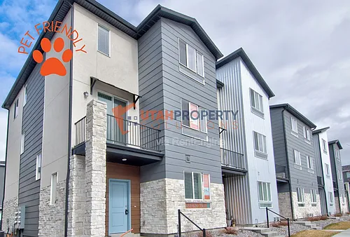 1025 W 400 S Photo 1