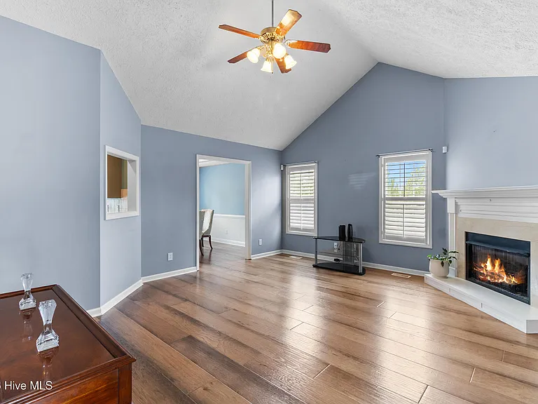 108 Camberly Ln — Photo 14