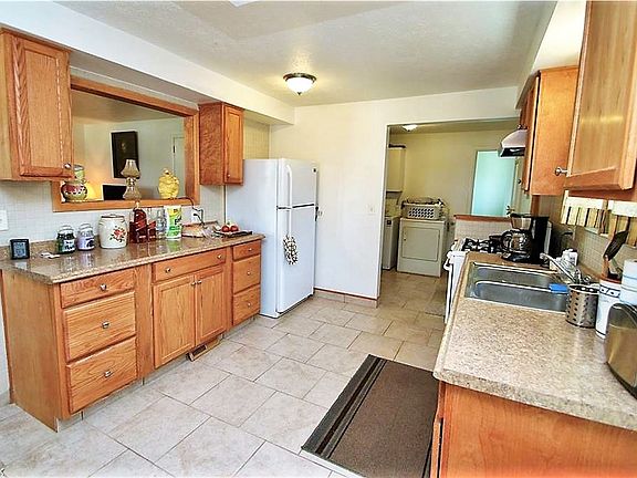 3rd image of 1283 E 346th St
