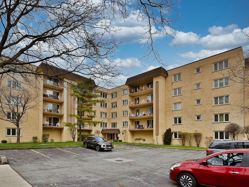 1st image of 6460 W Belle Plaine Ave APT 211