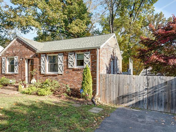 3rd image of 414 Chadwell Dr