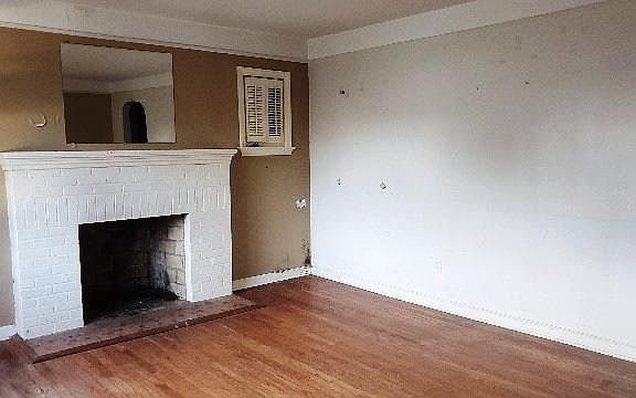 3rd image of 32 Church St