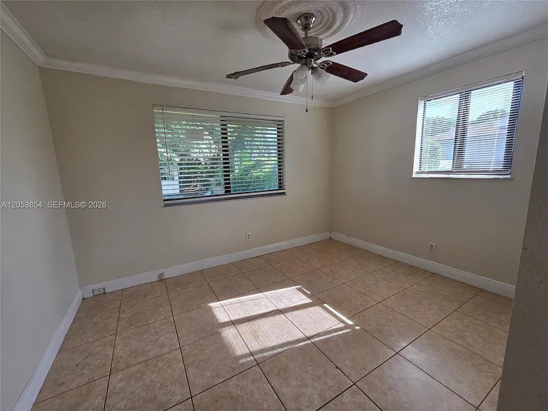 4004 SW 20th St — Photo 10