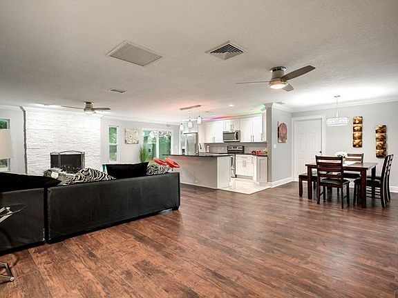 4th image of 518 E Park Dr