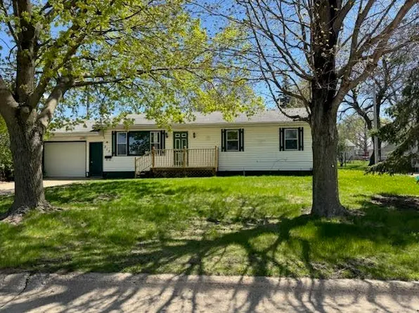 515 N Hartwell Ave, New Hampton, IA 50659