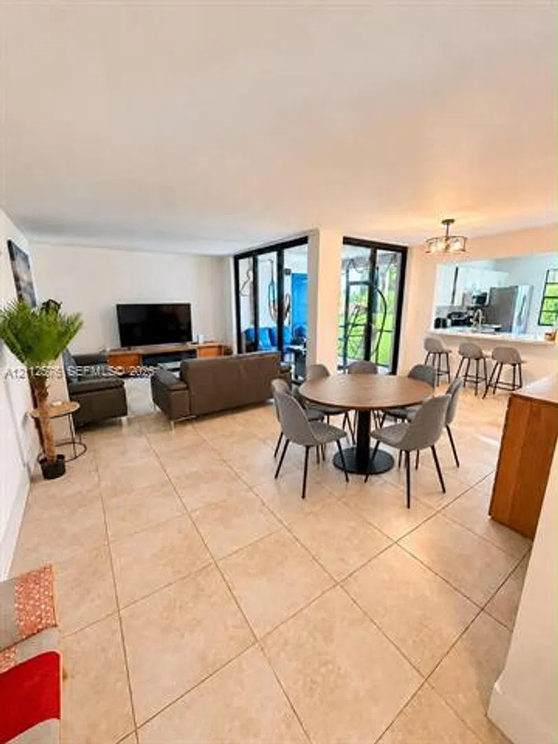 3552 Magellan Cir cu-126, Aventura, FL 33180 — Photo 2