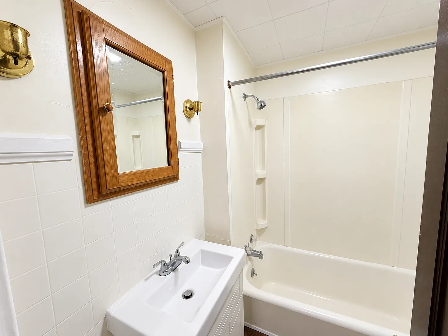 2 bed, 1050 sqft, $895 — Photo 3