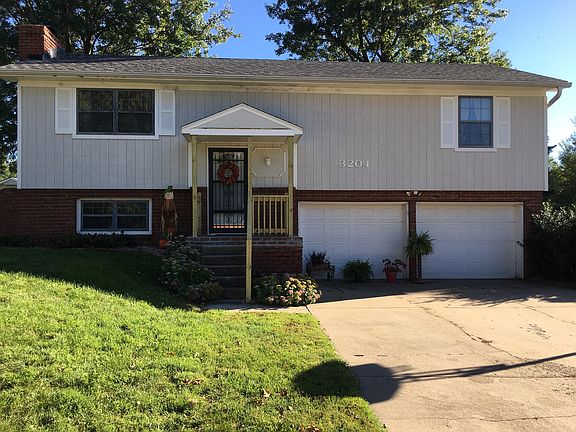 3rd image of 3204 Squire Ln