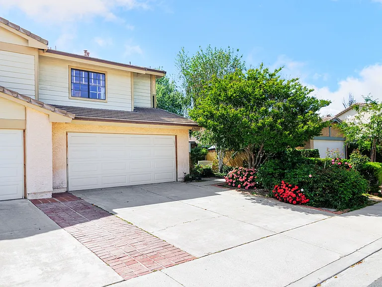 25685 Lupita Dr — Photo 32