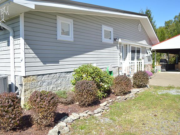 5th image of 47 Vineyard Ln